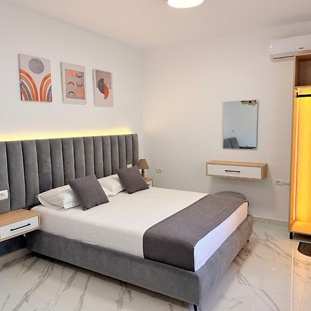 Voda Apartments Ksamil Esterno foto