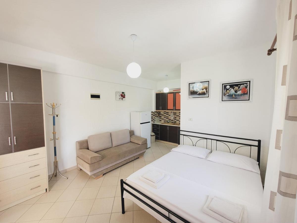 Voda Apartments Ksamil Esterno foto