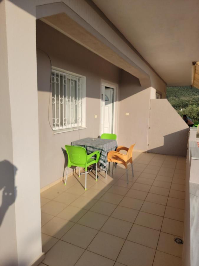Voda Apartments Ksamil Esterno foto