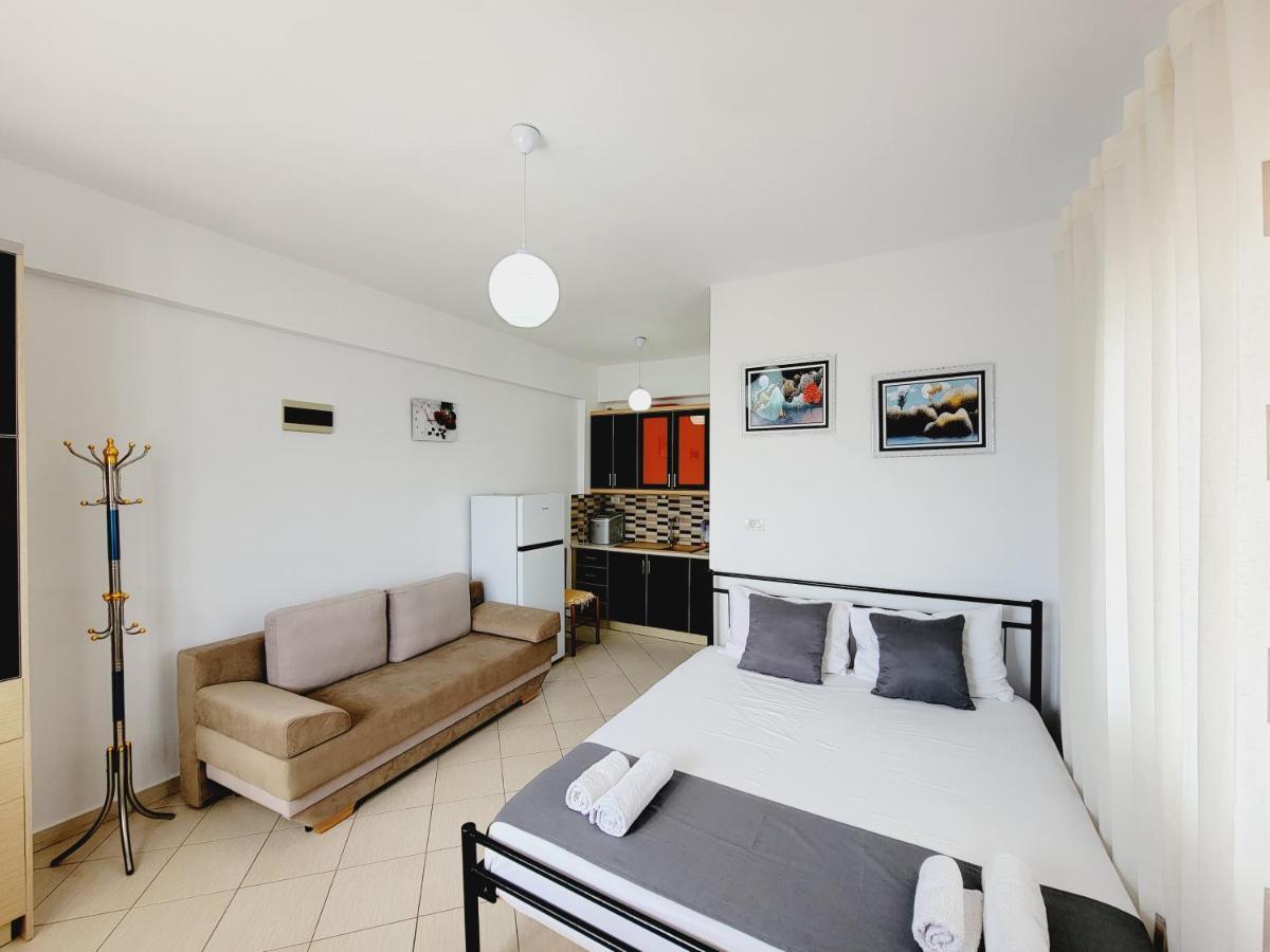 Voda Apartments Ksamil Esterno foto