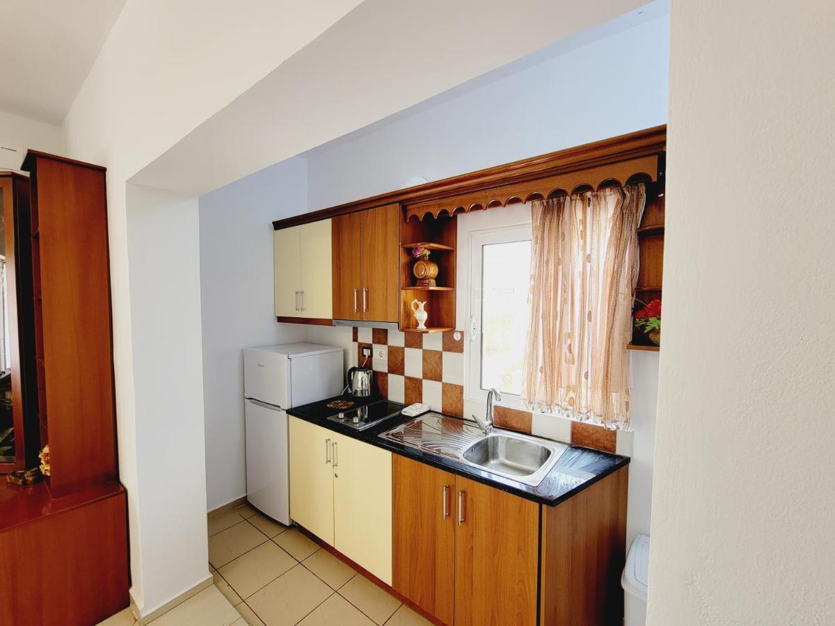 Voda Apartments Ksamil Esterno foto