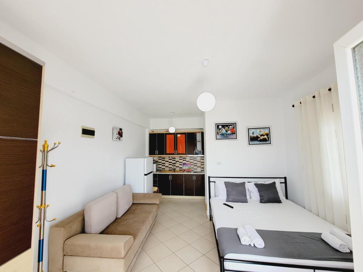 Voda Apartments Ksamil Esterno foto
