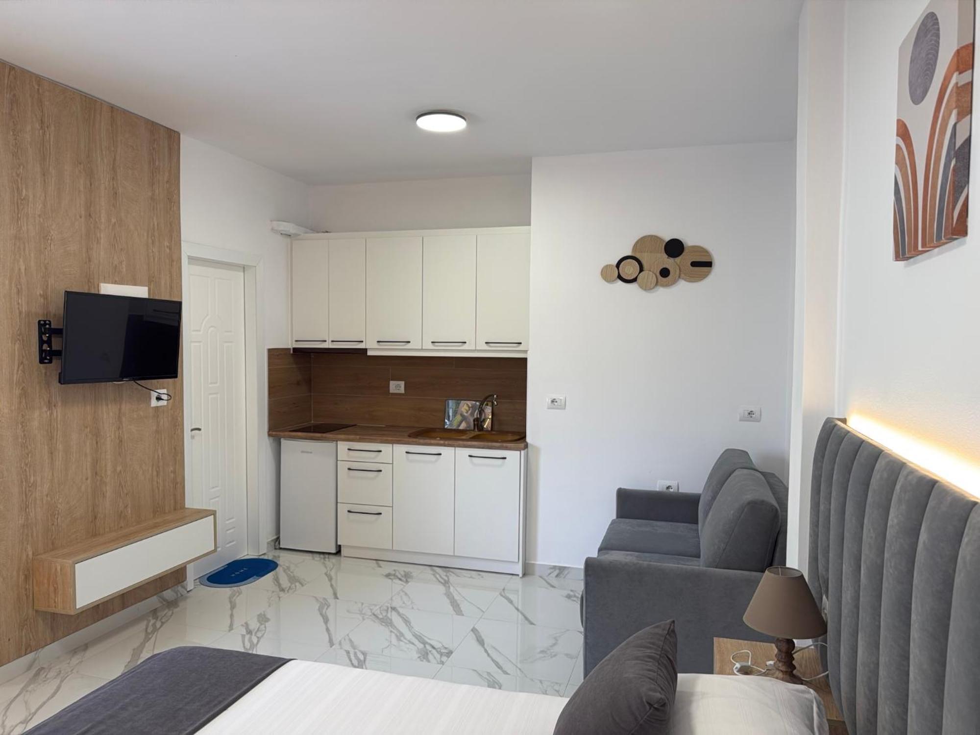 Voda Apartments Ksamil Esterno foto